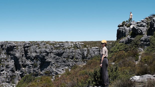 10-A股三大股指高开
