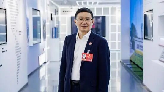  内卷困扰光伏发展；钟宝申建议高标准破局。 IT技术 内卷困扰光伏发展；钟宝申建议高标准破局。 IT技术 内卷困扰光伏发展；钟宝申建议高标准破局。 IT技术