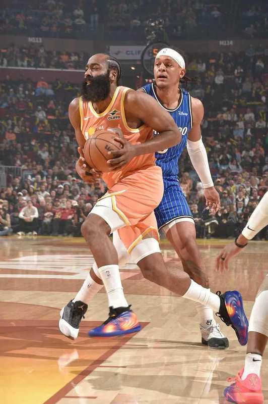  核心战术驱动：米切尔高效输出与关键球决策解析 IT技术 核心战术驱动：米切尔高效输出与关键球决策解析 IT技术 核心战术驱动：米切尔高效输出与关键球决策解析 IT技术