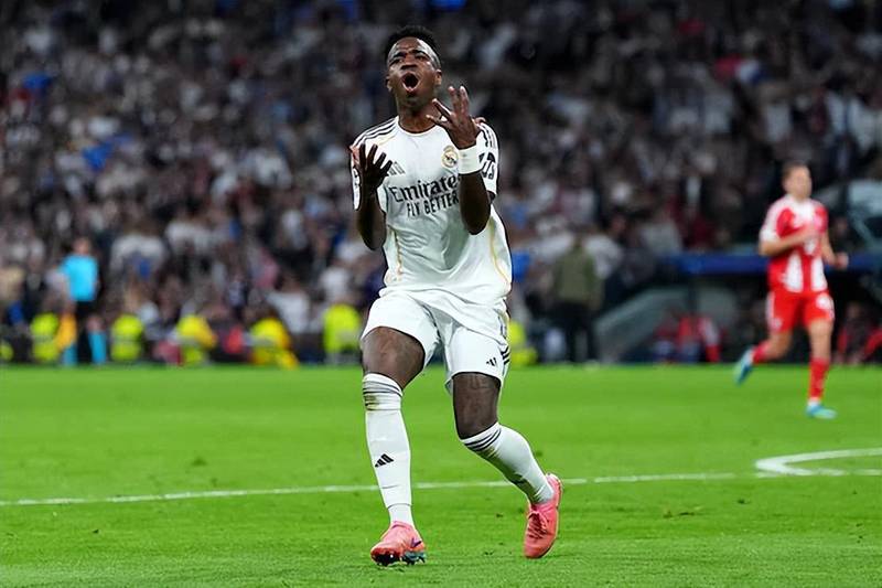  伯纳乌的嘘声背后：姆巴佩与维尼修斯正在经历的至暗时刻 体育新闻