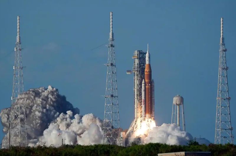  四名航天员的太空十天：当我们谈论仰望星空时，他们正在解决厕所问题 新闻