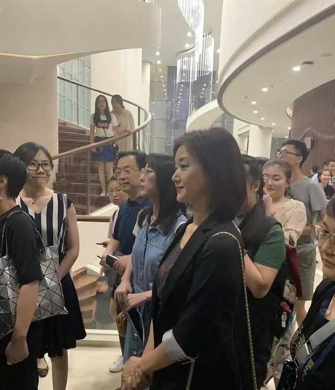  【声乐艺术·体质管理】宋祖英的“冻龄”方法论：从舞台到讲台的科学转身 健康养生