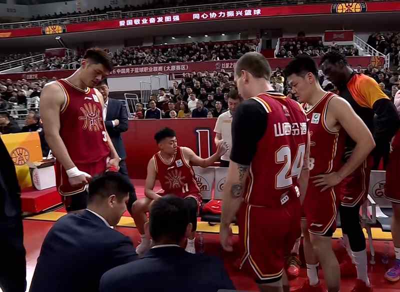 【CBA深度复盘】深圳烈豹11连胜密码：战术蜕变与本土核心崛起的双重引擎 体育新闻 【CBA深度复盘】深圳烈豹11连胜密码：战术蜕变与本土核心崛起的双重引擎 体育新闻